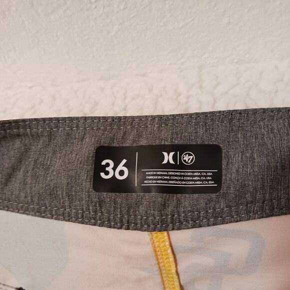 Hurley MLB Swim Trunks SAN DIEGO PADRES Mens Sz 36 Yellow Board Shorts Tropical - Picture 15 of 16